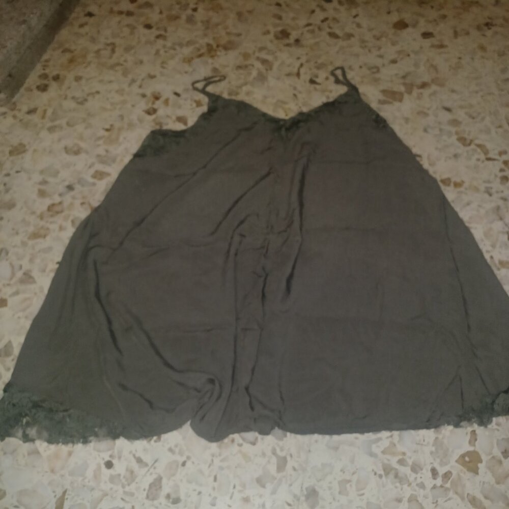 Rue + Women's Long Cami 1X Grayish Green Lace